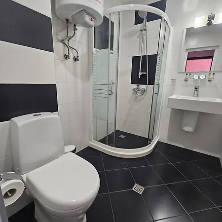 Olympia Complex 2*