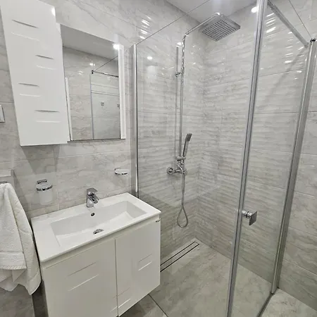 Olympia Complex 公寓式酒店 2*