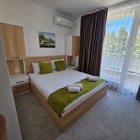 Olympia Complex 2* 拉夫达